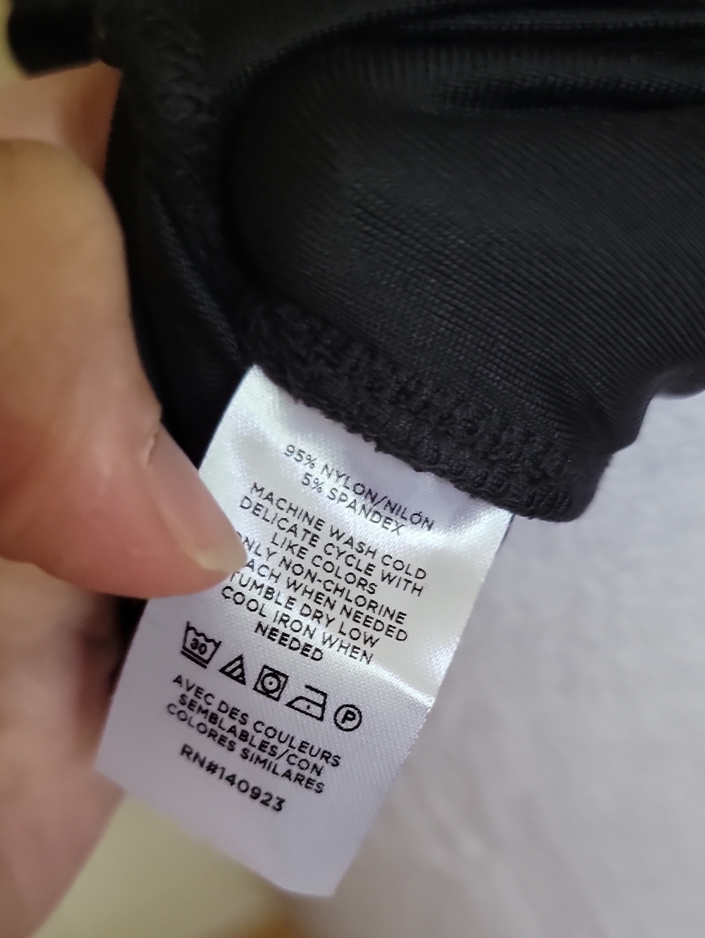 Loft Versa Black Sleeveless Ruched Mock Neck Women’s Top - Picture 5 of 7